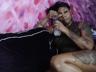Thicky Nicky Free Adult Webcams, Live Sex, Free Sex Chat Can You Make Me Squirt?