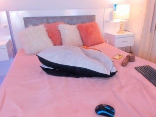 Elianabortt Free Adult Webcams, Live Sex, Free Sex Chat HELLO GUYS WELCOME TO MY ROOM!!!! take a control and get my snapchat/// every goal ride torso [105 tokens remaining]
