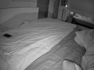 voyeurcam-julmodels-whitebed-5 Free Adult Webcams, Live Sex, Free Sex Chat