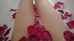 ROSE BATH & PUSSY FINGERING