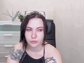 Tricky-Lis Free Adult Cams, Live Sex, Free Porn Chat