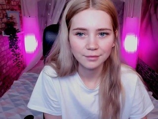 CarlyMoone Free Adult Cams, Live Sex, Free Porn Chat