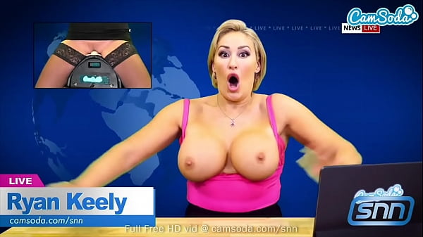 Camsoda – Big Tits MILF Ryan Keely Enjoys Sybian While Reading The News