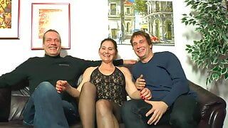 Threesome full of orgasms derived from amateur sex – 3