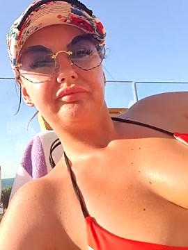 BellaBellaxxx nude stripping on webcam for live sex video chat