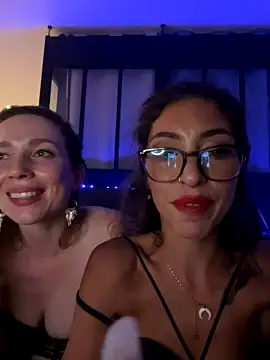 Amanilouve nude stripping on webcam for live sex video chat