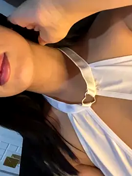 Mouuna_2002 nude stripping on webcam for live sex video chat