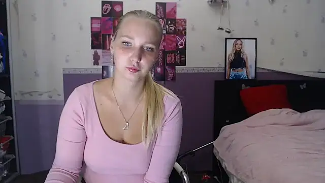 Singlemother333 nude stripping on webcam for live sex video chat