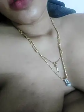 SkilfulLadybird nude stripping on webcam for live sex video chat