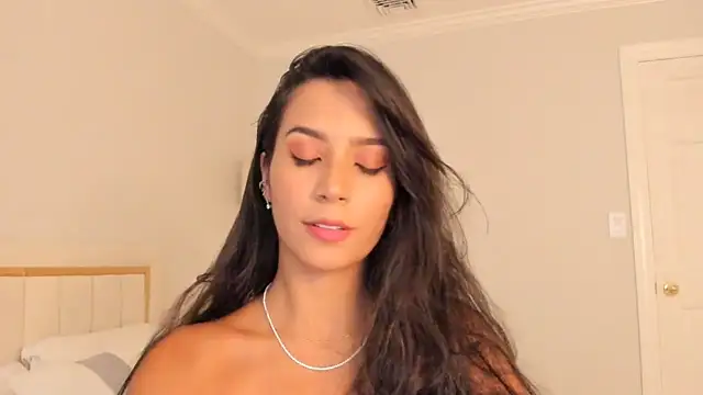 Scarlett_smiths nude stripping on webcam for live sex video chat