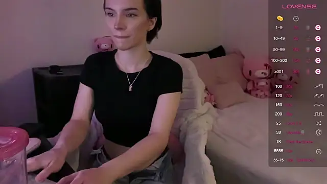 XKitty nude stripping on webcam for live sex video chat