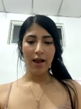 Ashley-Cutte- nude stripping on webcam for live sex video chat