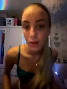 BabyMellisa nude stripping on webcam for live sex video chat
