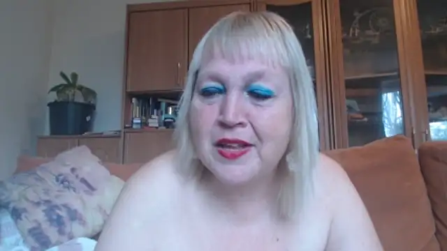 Blasflittchen nude stripping on webcam for live sex video chat