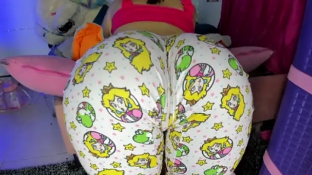 Bonnie_moon nude stripping on webcam for live sex video chat