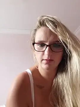 BustyBrookeXX nude stripping on webcam for live sex video chat