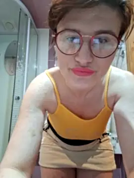 Emilly_kissy nude stripping on webcam for live sex video chat