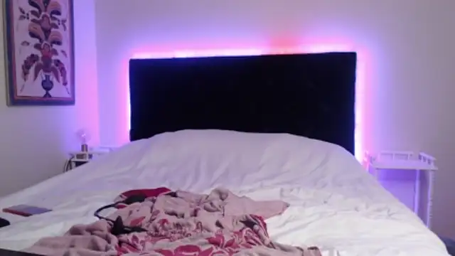 Evyswee nude stripping on webcam for live sex video chat