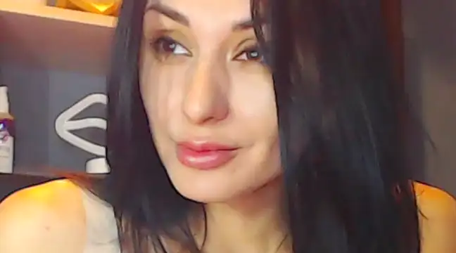 Siaconna nude stripping on webcam for live sex video chat