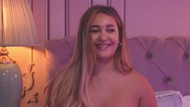 YaaraCollins nude stripping on webcam for live sex video chat