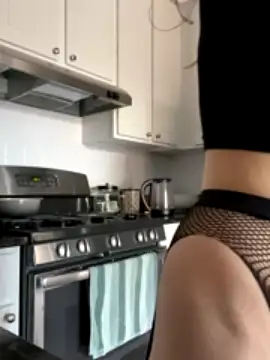 EastCoastBabe nude strip on cam for live sex chat