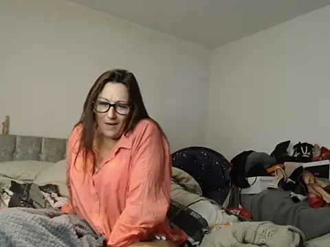 SHY-SEXY-SOPHIA nude stripping on webcam for live sex video chat