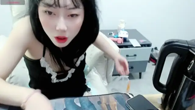 _Y___ nude strip on cam for live sex chat