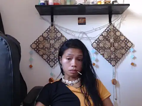 Funnylittleone nude strip on cam for live sex chat