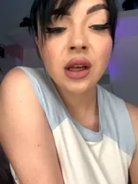 Na_dolli nude strip on cam for live sex chat