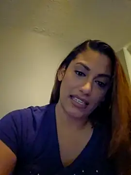 Nikkierose nude strip on cam for live sex chat