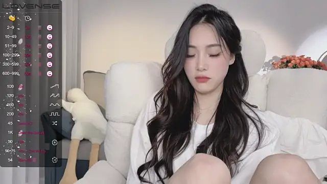 Uuxiaocai nude strip on cam for live sex chat