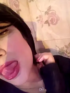 Zineeeb nude strip on cam for live sex chat