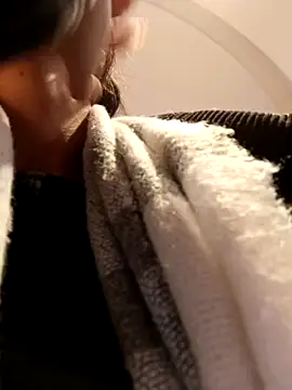 Amanilouve nude strip on cam for live sex chat