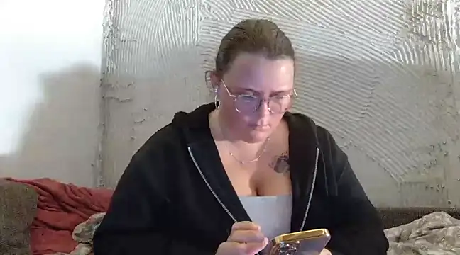 Cutiegirl22 nude strip on cam for live sex chat