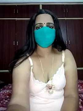 Laila-sexy nude strip on cam for live sex chat