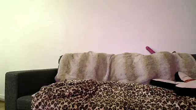Lixlouve nude strip on cam for live sex chat