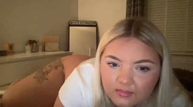 Tight_lilfuck_slut nude strip on cam for live sex chat