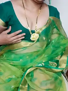 Ur_Classic_housewife nude strip on cam for live sex chat