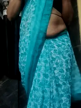 Simruu nude strip on cam for live sex chat