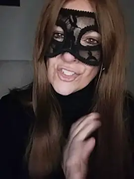 23Milly nude strip on cam for live sex chat