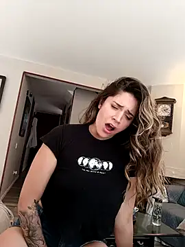 Maliciaworld nude strip on cam for live sex chat