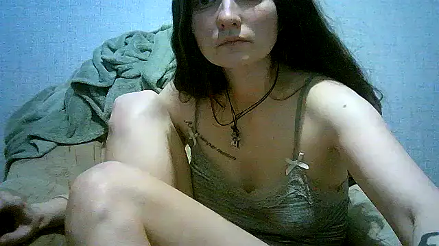 Mila–Rose nude strip on cam for live sex chat