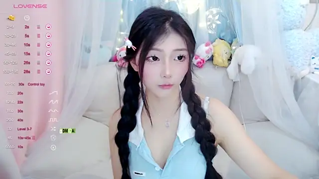RuiRui_ovo nude strip on cam for live sex chat