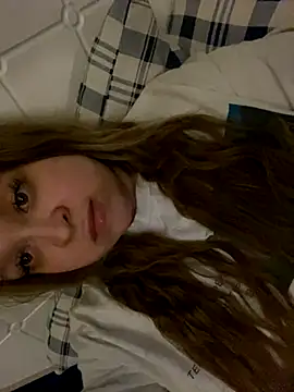 Socassie nude strip on cam for live sex chat