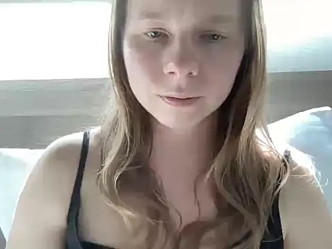 SweetLucy96 nude strip on cam for live sex chat