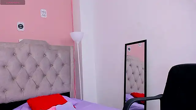 Amandalorense nude strip on cam for live sex chat