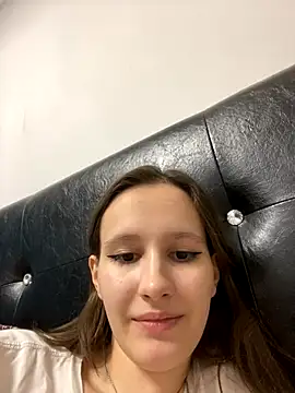 Babywaifu nude strip on cam for live sex chat