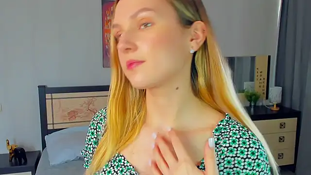 EmyDreams nude strip on cam for live sex chat