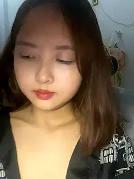 Melek-18 nude strip on cam for live sex chat