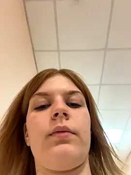 SiaCute nude strip on cam for live sex chat